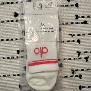 🆕 ALO Unisex Half Crew Socks – New in Package | Premium Athletic Fit